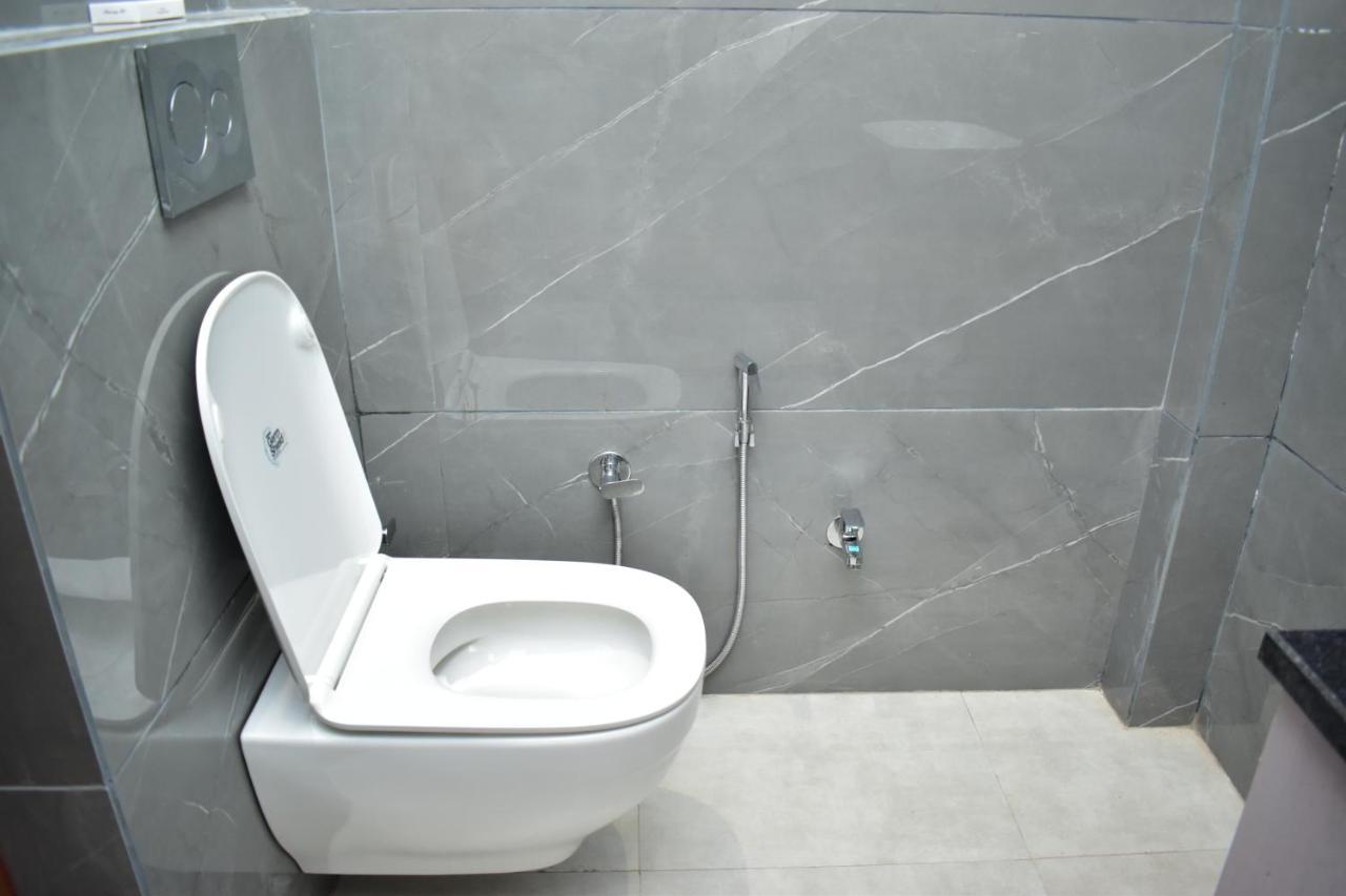 Qotel Hotel Signature Bnb-Ashok Vihar New Delhi Exterior photo