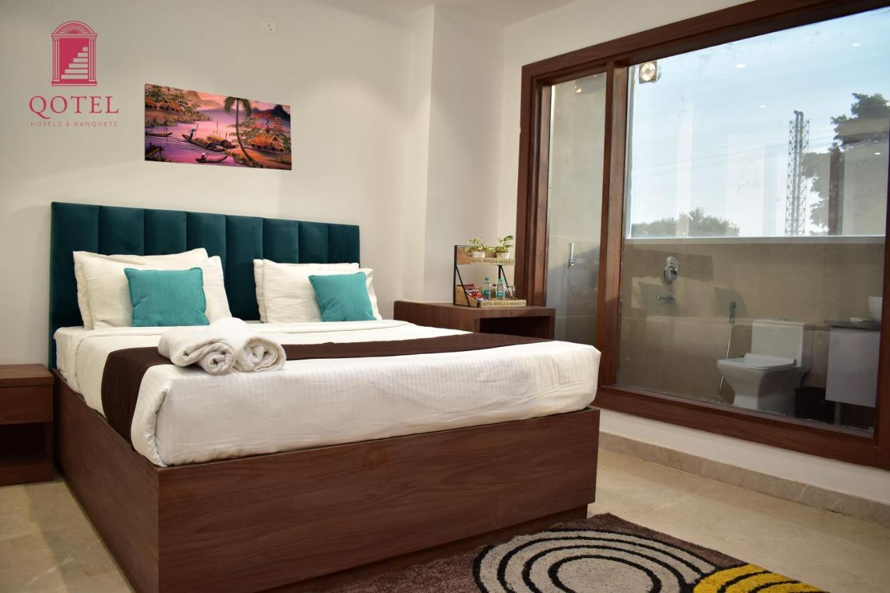 Qotel Hotel Signature Bnb-Ashok Vihar New Delhi Exterior photo